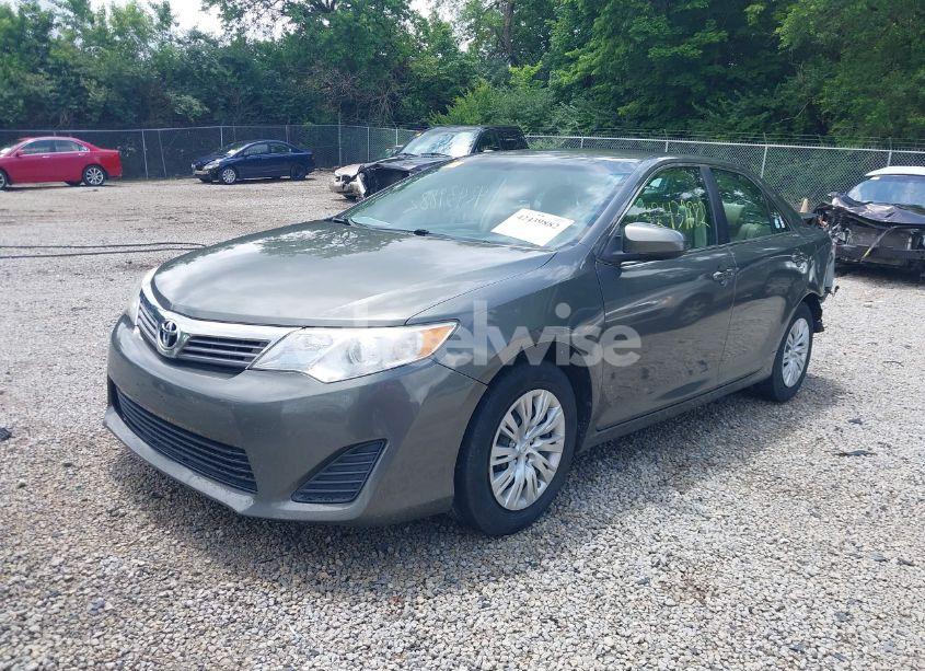 Photo 2 of 2013 Toyota Camry L (VIN 4T1BF1FK8DU716239)