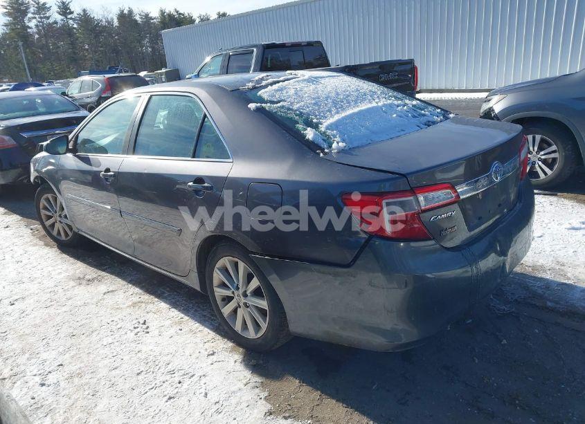 Photo 3 of 2013 Toyota Camry XLE (VIN 4T1BF1FK8DU717424)
