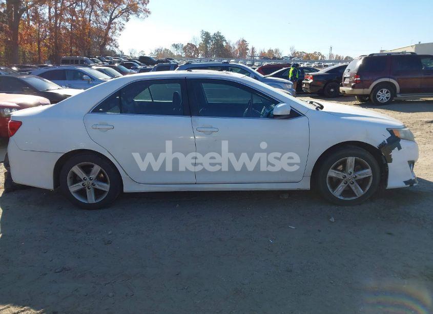 Photo 13 of 2013 Toyota Camry SE (VIN 4T1BF1FK8DU724390)