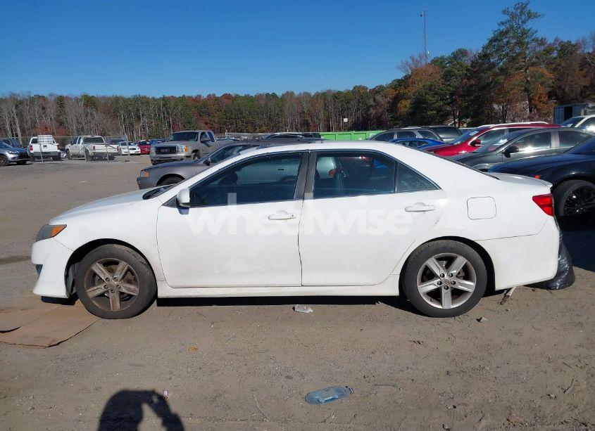 Photo 14 of 2013 Toyota Camry SE (VIN 4T1BF1FK8DU724390)