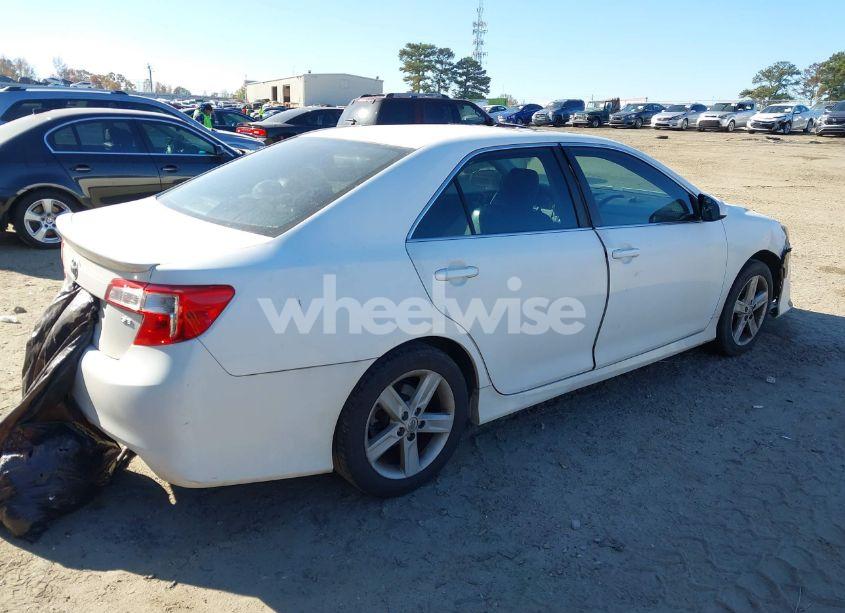 Photo 4 of 2013 Toyota Camry SE (VIN 4T1BF1FK8DU724390)