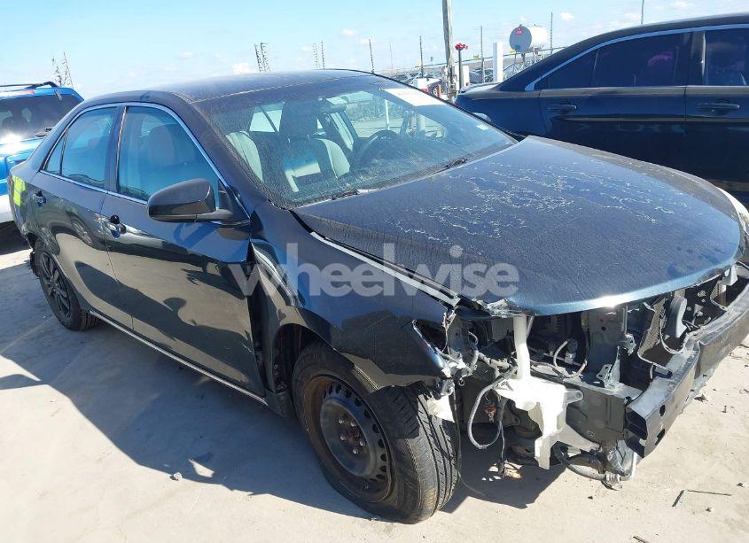 2014 Toyota Camry LE (VIN 4T1BF1FK8EU316179) main photo