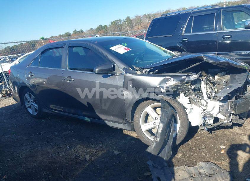 Photo 13 of 2014 Toyota Camry SE (VIN 4T1BF1FK8EU333936)