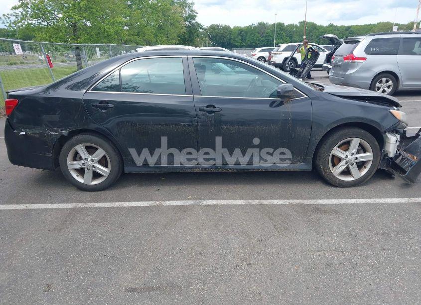 Photo 13 of 2014 Toyota Camry SE (VIN 4T1BF1FK8EU350896)