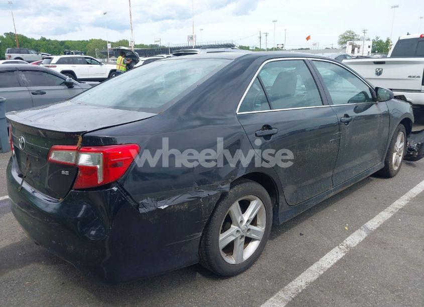 Photo 4 of 2014 Toyota Camry SE (VIN 4T1BF1FK8EU350896)