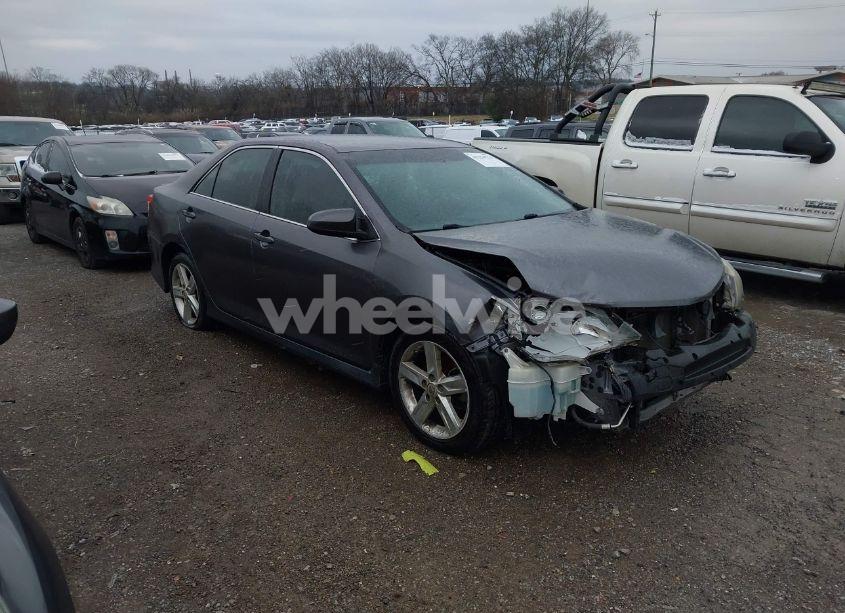 Photo 13 of 2014 Toyota Camry SE (VIN 4T1BF1FK8EU355435)