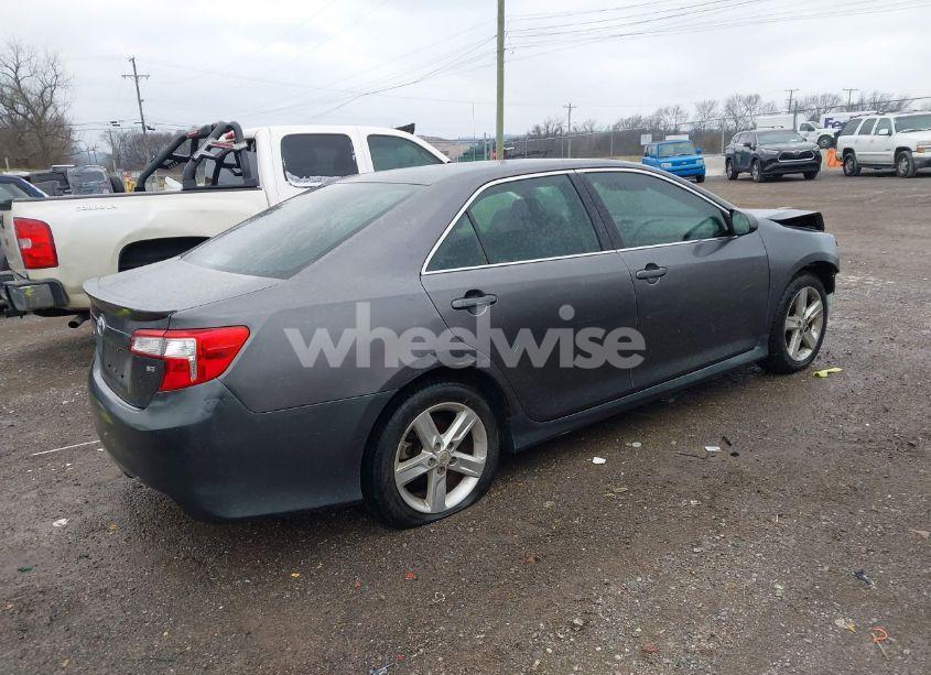 Photo 4 of 2014 Toyota Camry SE (VIN 4T1BF1FK8EU355435)