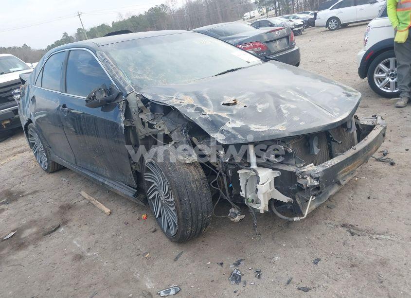 2014 Toyota Camry SE (VIN 4T1BF1FK8EU390038) main photo