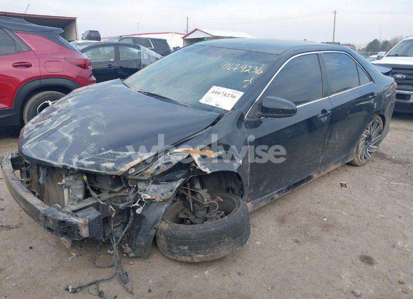 Photo 2 of 2014 Toyota Camry SE (VIN 4T1BF1FK8EU390038)