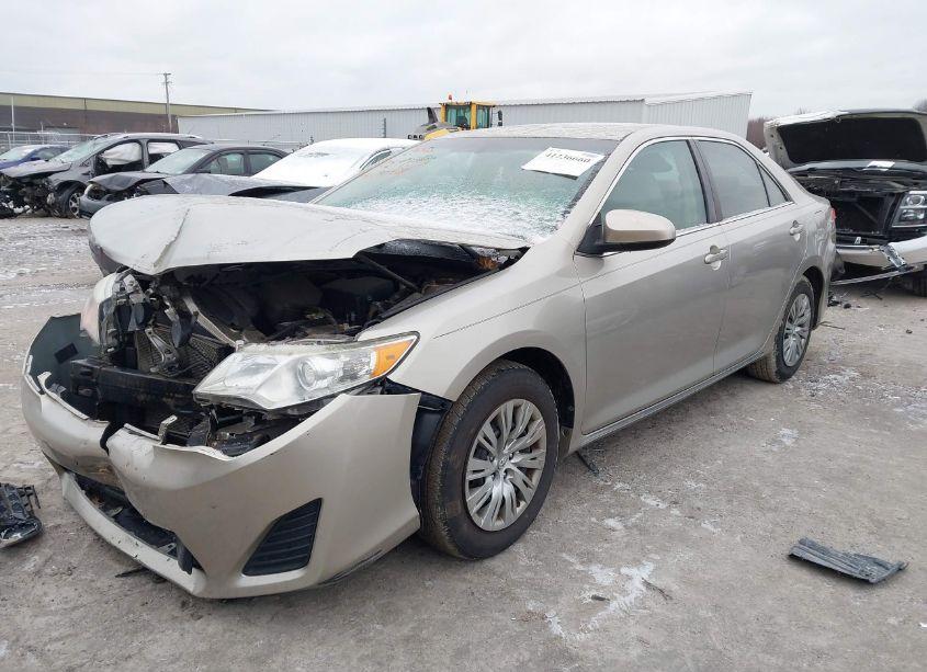 Photo 2 of 2014 Toyota Camry LE (VIN 4T1BF1FK8EU391349)