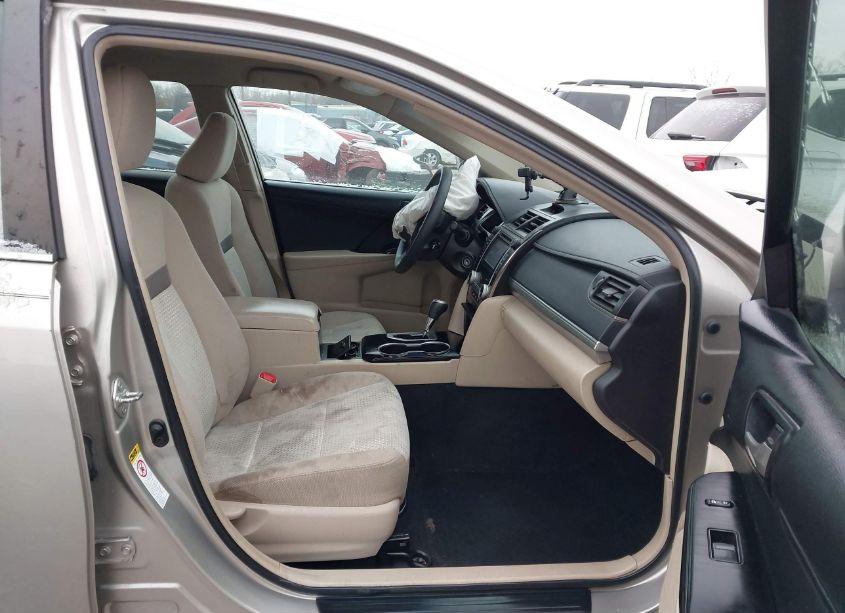 Photo 5 of 2014 Toyota Camry LE (VIN 4T1BF1FK8EU391349)