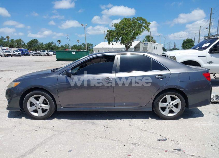 Photo 14 of 2014 Toyota Camry SE (VIN 4T1BF1FK8EU396728)