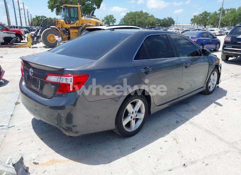 Photo 4 of 2014 Toyota Camry SE (VIN 4T1BF1FK8EU396728)