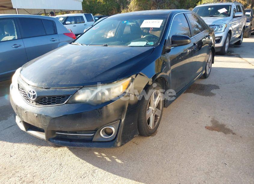 Photo 2 of 2014 Toyota Camry SE (VIN 4T1BF1FK8EU403547)