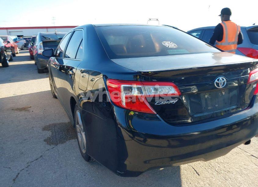Photo 3 of 2014 Toyota Camry SE (VIN 4T1BF1FK8EU403547)