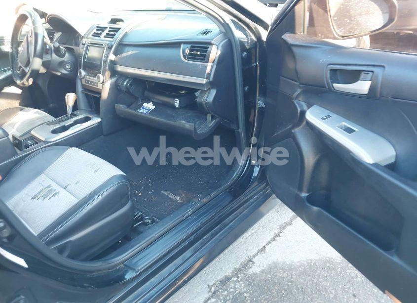 Photo 5 of 2014 Toyota Camry SE (VIN 4T1BF1FK8EU403547)