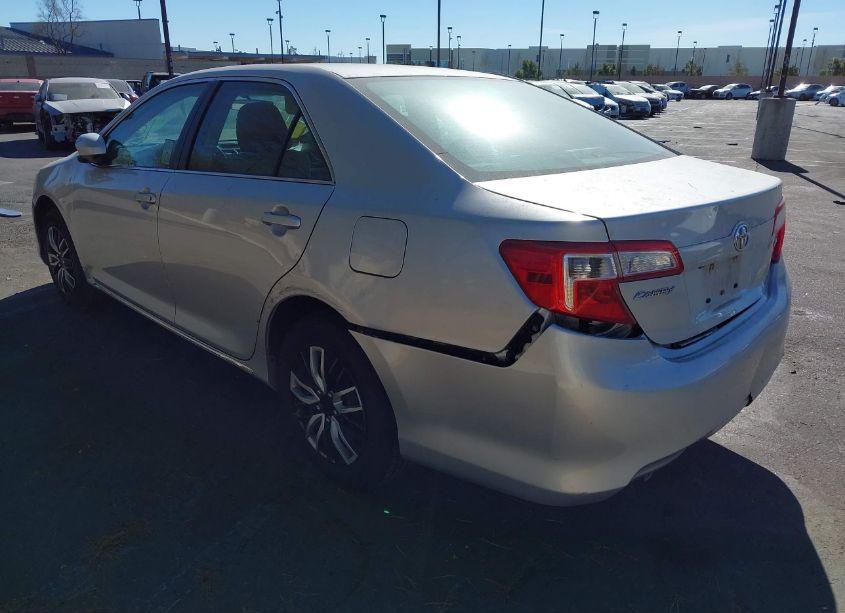 Photo 3 of 2014 Toyota Camry LE (VIN 4T1BF1FK8EU415858)