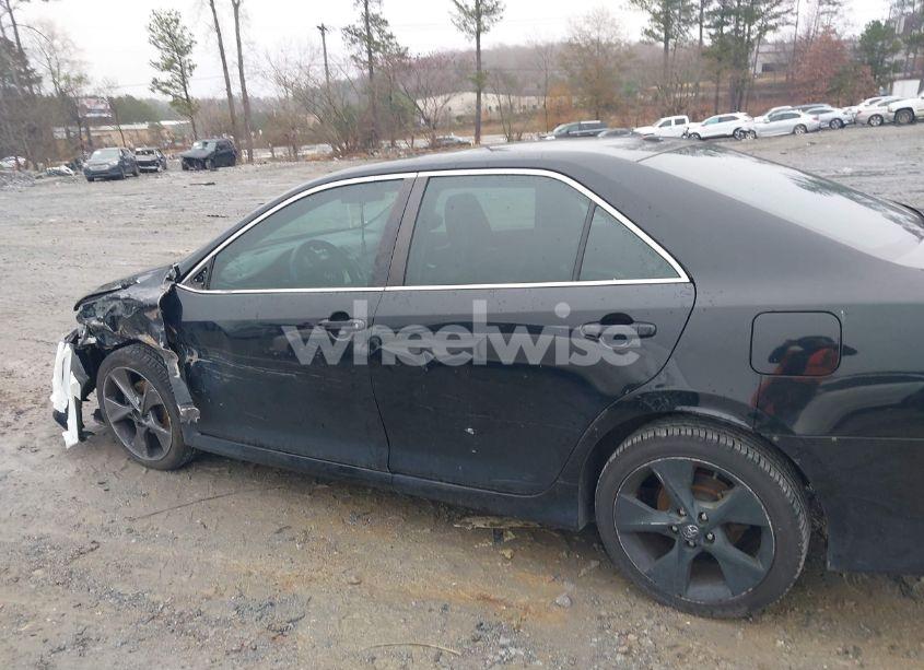 Photo 14 of 2014 Toyota Camry SE SPORT (VIN 4T1BF1FK8EU425077)