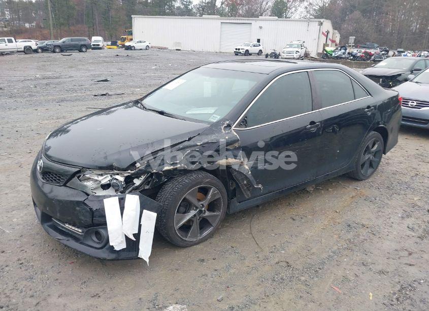 Photo 2 of 2014 Toyota Camry SE SPORT (VIN 4T1BF1FK8EU425077)