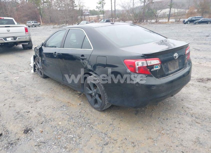 Photo 3 of 2014 Toyota Camry SE SPORT (VIN 4T1BF1FK8EU425077)