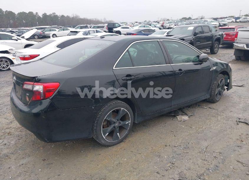 Photo 4 of 2014 Toyota Camry SE SPORT (VIN 4T1BF1FK8EU425077)