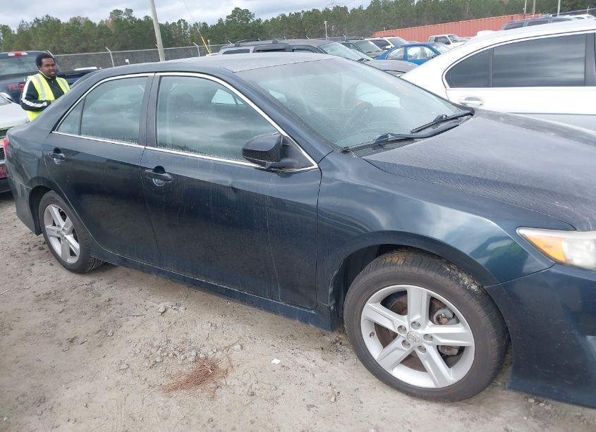 Photo 12 of 2014 Toyota Camry SE (VIN 4T1BF1FK8EU430022)