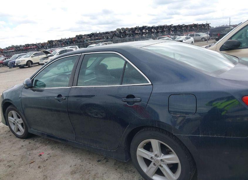 Photo 13 of 2014 Toyota Camry SE (VIN 4T1BF1FK8EU430022)