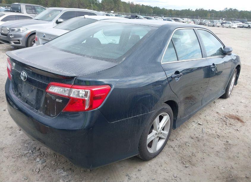Photo 4 of 2014 Toyota Camry SE (VIN 4T1BF1FK8EU430022)