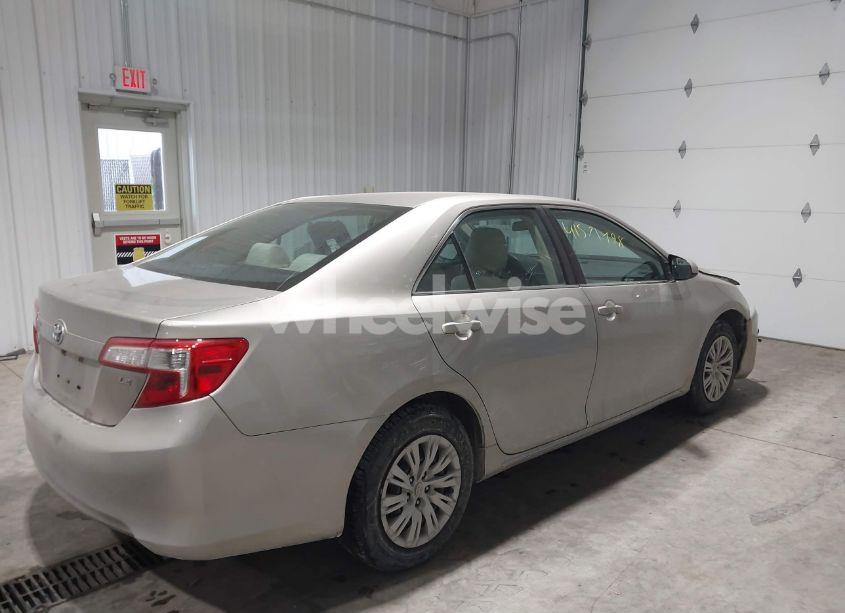Photo 4 of 2014 Toyota Camry LE (VIN 4T1BF1FK8EU443630)