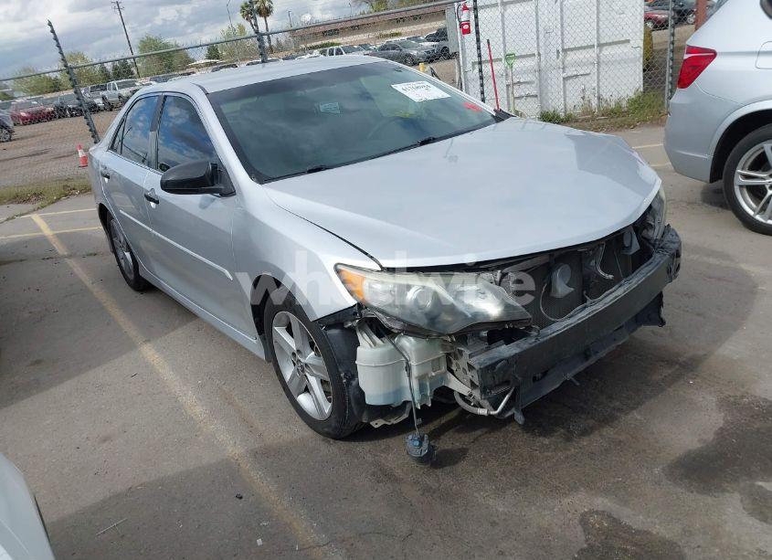 2014 Toyota Camry SE (VIN 4T1BF1FK8EU453798) main photo