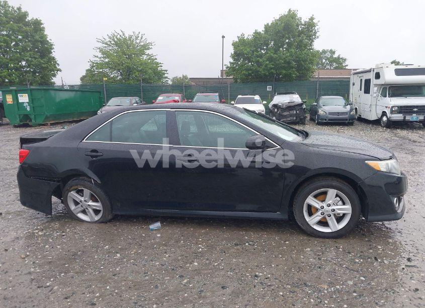 Photo 14 of 2014 Toyota Camry SE (VIN 4T1BF1FK8EU458127)