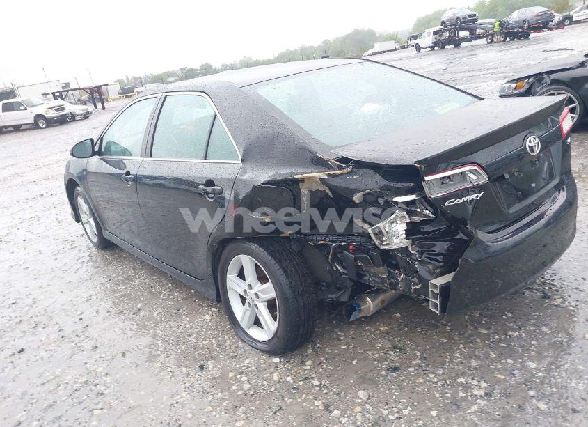 Photo 3 of 2014 Toyota Camry SE (VIN 4T1BF1FK8EU458127)