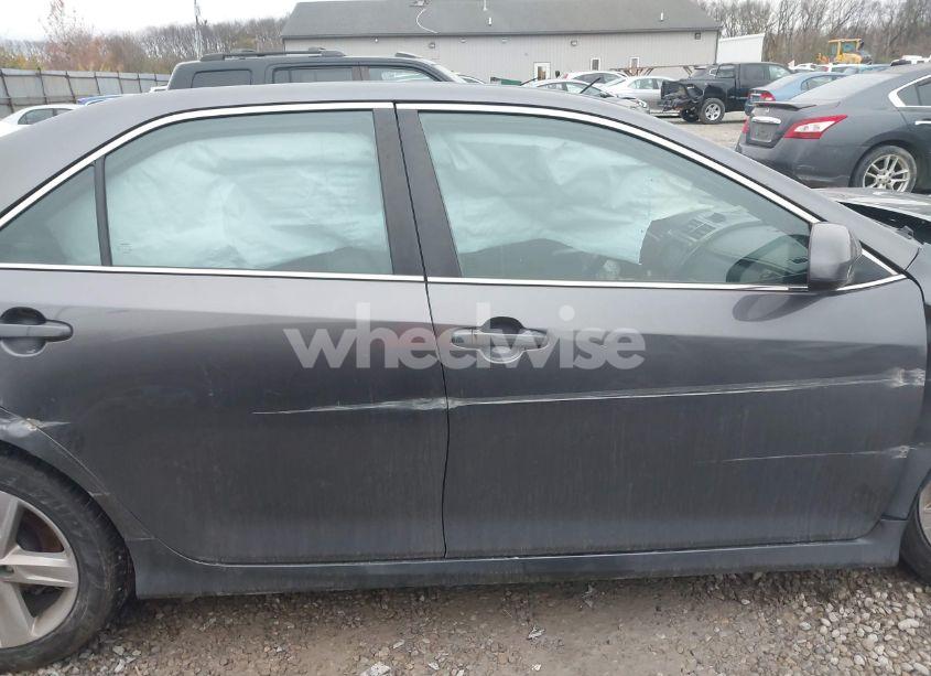 Photo 13 of 2014 Toyota Camry SE (VIN 4T1BF1FK8EU459486)