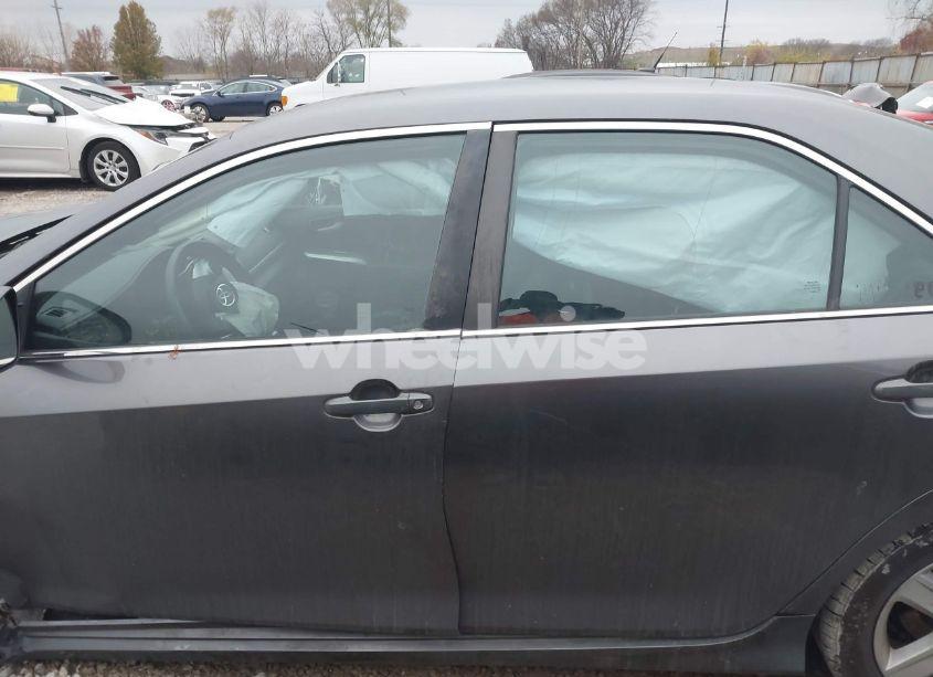 Photo 14 of 2014 Toyota Camry SE (VIN 4T1BF1FK8EU459486)