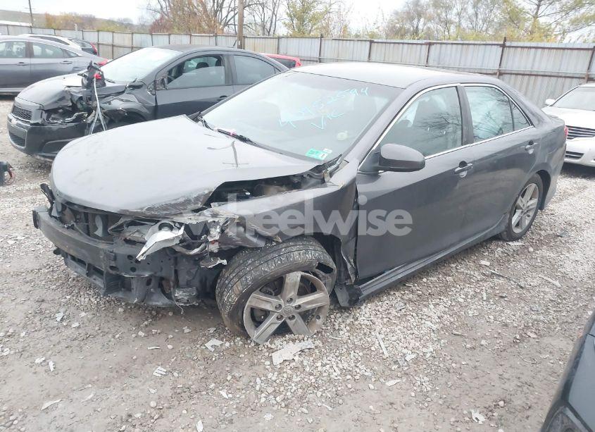 Photo 2 of 2014 Toyota Camry SE (VIN 4T1BF1FK8EU459486)