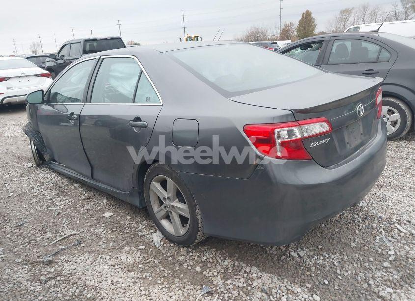 Photo 3 of 2014 Toyota Camry SE (VIN 4T1BF1FK8EU459486)