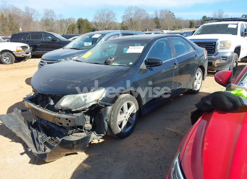 Photo 2 of 2014 Toyota Camry SE (VIN 4T1BF1FK8EU466549)