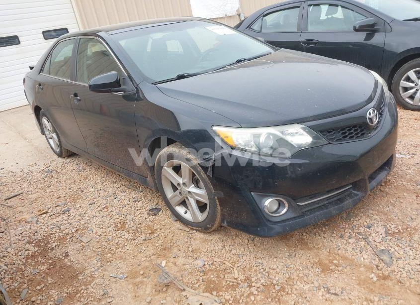 2014 Toyota Camry SE (VIN 4T1BF1FK8EU473162) main photo