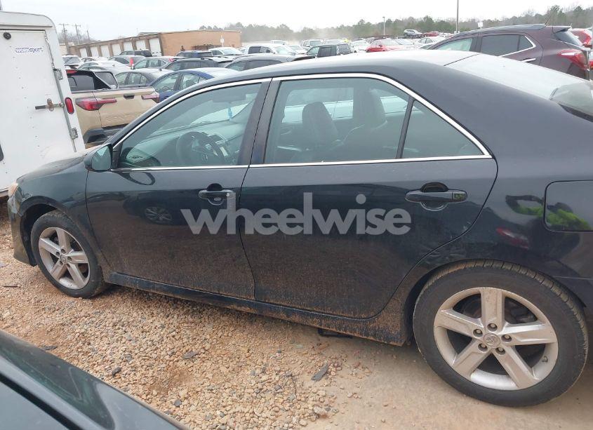 Photo 14 of 2014 Toyota Camry SE (VIN 4T1BF1FK8EU473162)