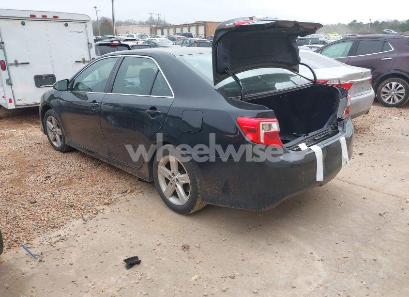 Photo 3 of 2014 Toyota Camry SE (VIN 4T1BF1FK8EU473162)