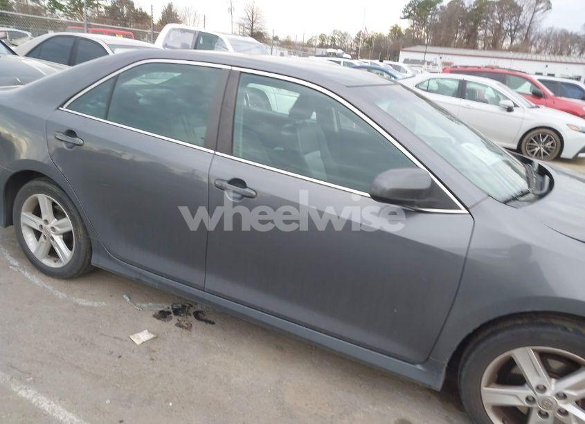 Photo 13 of 2014 Toyota Camry SE (VIN 4T1BF1FK8EU473419)