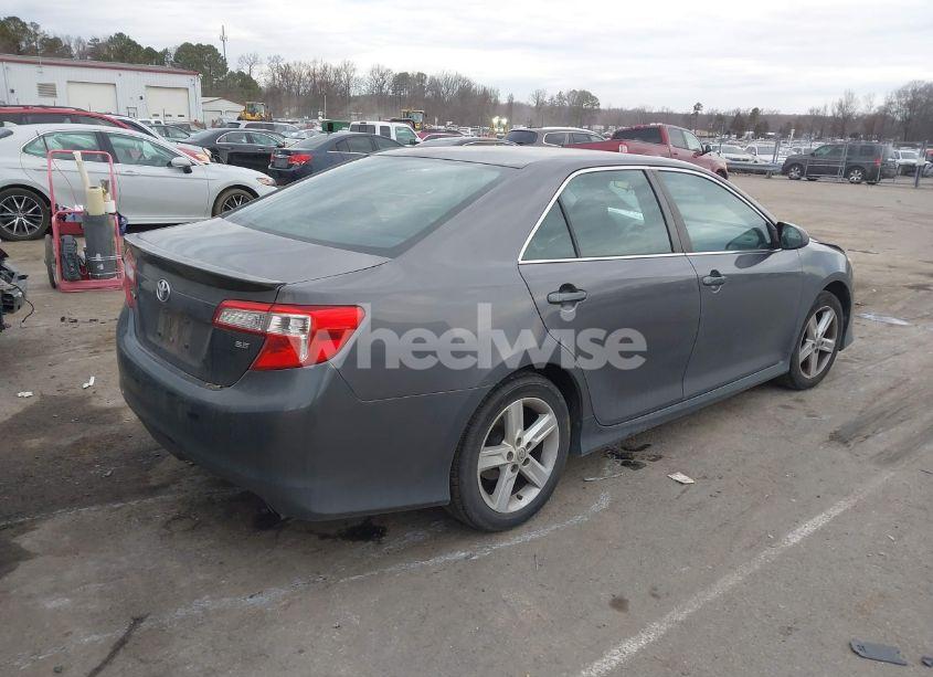 Photo 4 of 2014 Toyota Camry SE (VIN 4T1BF1FK8EU473419)