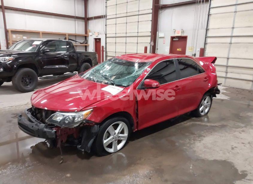 Photo 2 of 2014 Toyota Camry SE (VIN 4T1BF1FK8EU735181)