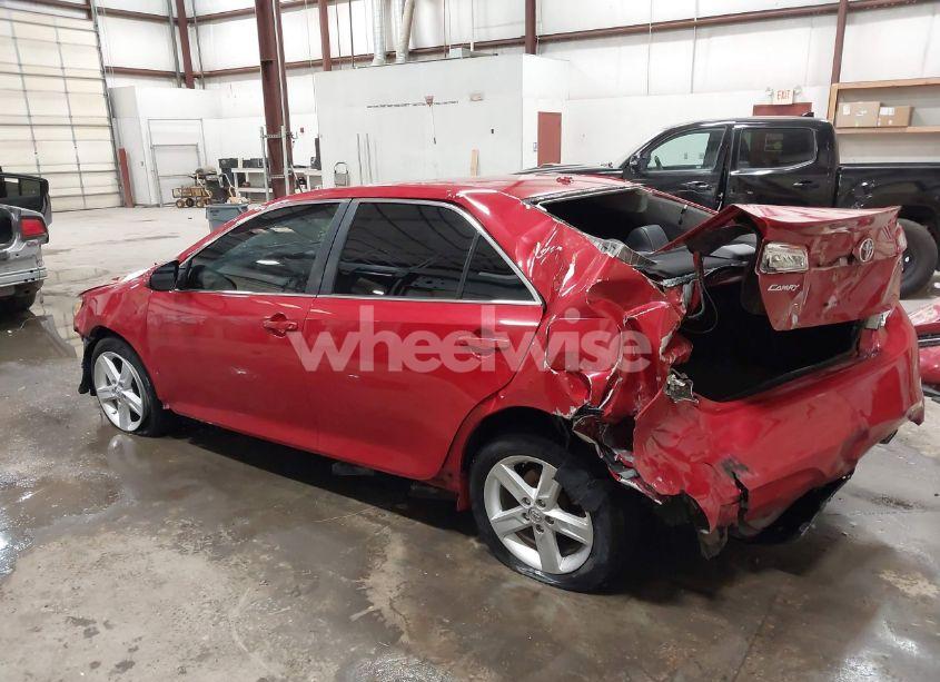 Photo 3 of 2014 Toyota Camry SE (VIN 4T1BF1FK8EU735181)