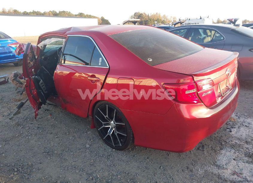 Photo 3 of 2014 Toyota Camry SE (VIN 4T1BF1FK8EU742194)