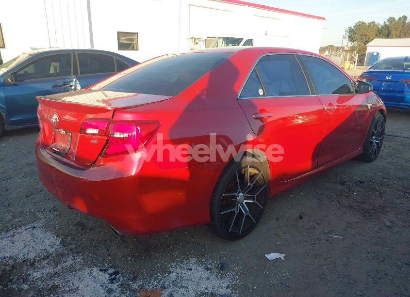 Photo 4 of 2014 Toyota Camry SE (VIN 4T1BF1FK8EU742194)