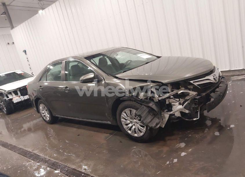 Photo 14 of 2014 Toyota Camry LE (VIN 4T1BF1FK8EU749498)