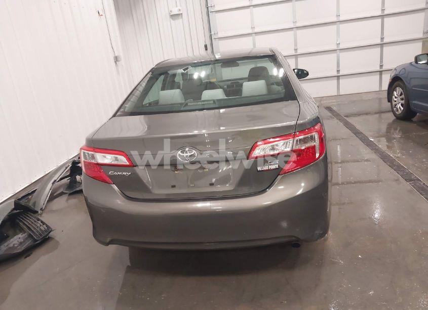 Photo 17 of 2014 Toyota Camry LE (VIN 4T1BF1FK8EU749498)