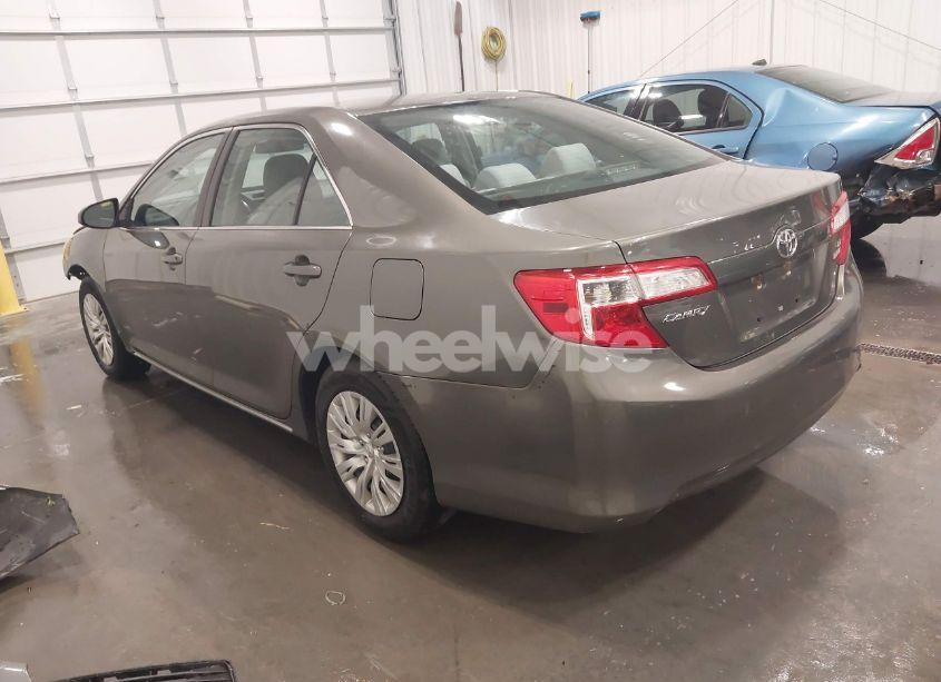 Photo 3 of 2014 Toyota Camry LE (VIN 4T1BF1FK8EU749498)
