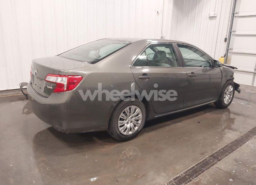 Photo 4 of 2014 Toyota Camry LE (VIN 4T1BF1FK8EU749498)